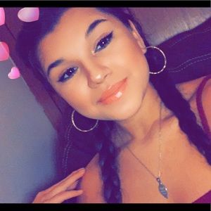 Meet your Posher, Alma